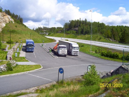 VOLVO FH 12 420 EURO 3 vs. SCANIA L143 290 EURO 2 vs. SCANIA P 240